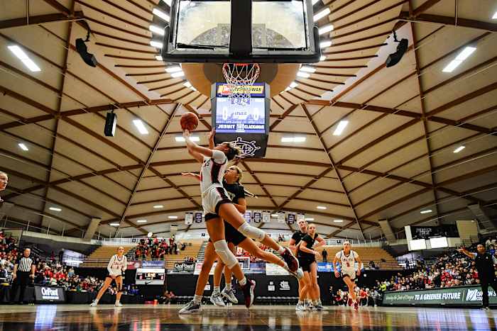 Clackamas Jesuit 6A Oregon girls basketball quarterfinal 2024 Naji Saker-100
